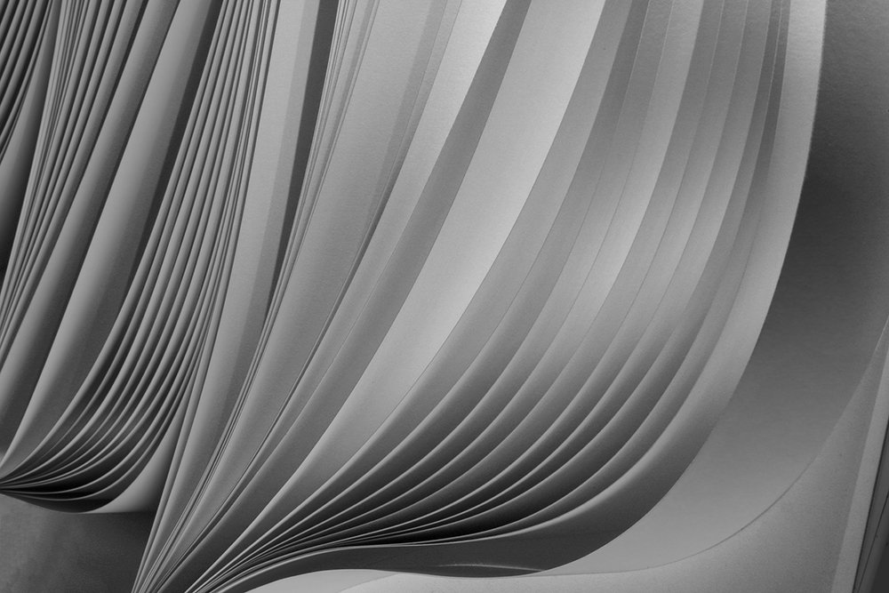 design présentant des rayures sous forme de pliages